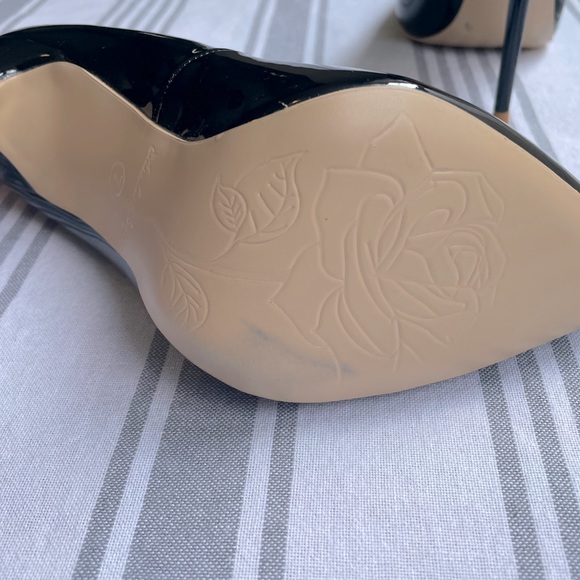 Black shiny pumps, Elizabet Lang, Size 7, NEVER WORN, great condition - Picture 8 of 8